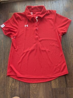Under Armour Semi-Fitted Women's XL Shirt Short Sleeve Red Hear Gear Collared